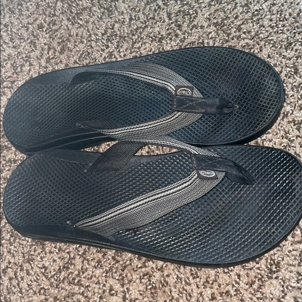 LIKE NEW Chaco flip flops